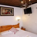 Bed and Breakfast Darla Μπεράτ