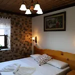 Darla 3* Μπεράτ
